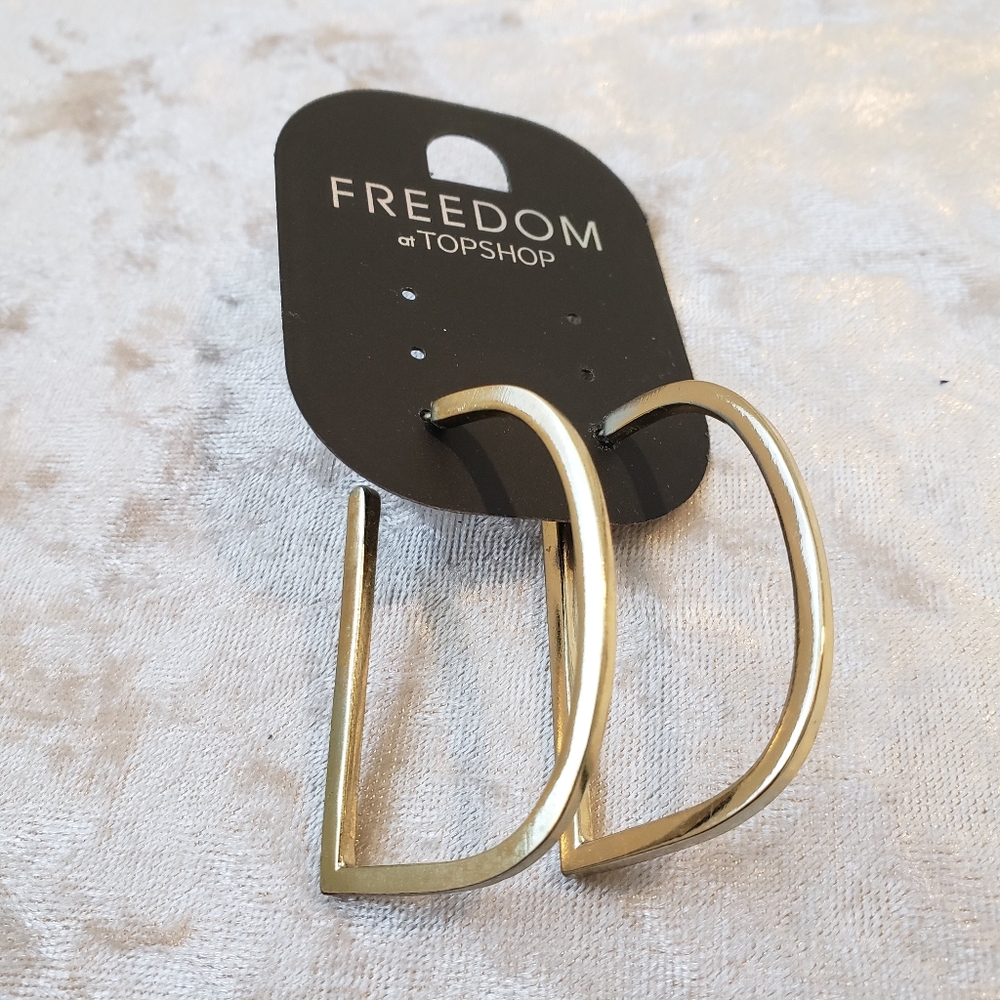 Topshop D Shaped Gold Earrings